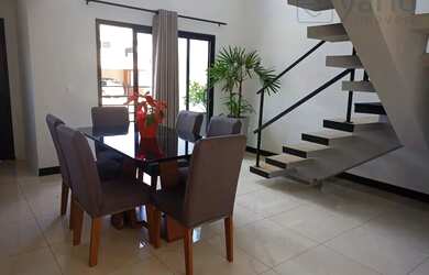 Imagem: A casa em condomínio possui 3 Dormitórios, 3 Banheiros, 2