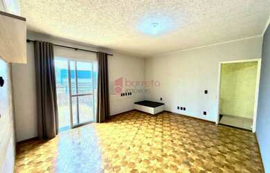 Imagem: A casa possui 2 Dormitórios, 2 Banheiros, 3 Vagas na garagem