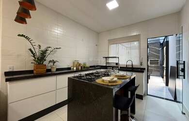 Imagem 5: CASA MOBILIADA COM JACUZZI À VENDA NO JARDIM METROPOLITAN EM ARAPONGAS