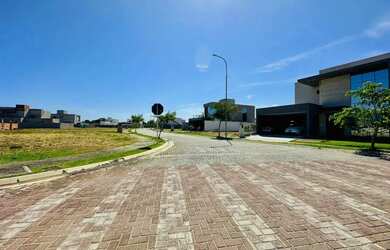 Imagem 2: Terreno à venda no Condomínio Vista Lagoa de Alto Padrão e bem arborizado