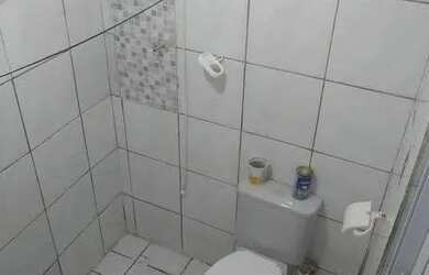 Imagem 8: ALUGA-SE UMA CASA. 1 Vaga na garageme1 Dormitório