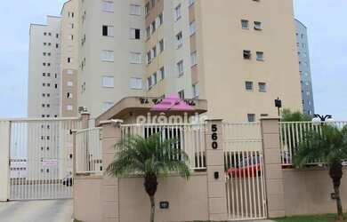 Imagem: O apartamento possui 1 Dormitório, 1 Banheiro, 1 Vaga na garagem