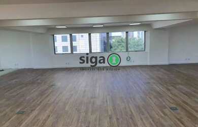 Imagem: O depósito possui 4 Vagas na garagem, 204m² de Área e Imóvel