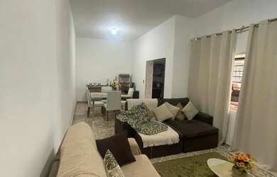 Imagem: A casa possui 5 Dormitórios, 5 Banheiros, 5 Vagas na garagem