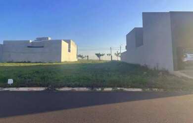 Imagem: O terrenoe possui 267-0m² de Área está localizado em Jales