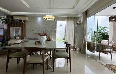 Imagem: A casa em condomínio possui 3 Dormitórios, 4 Banheiros, 2