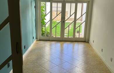 Imagem: A casa possui 3 Dormitórios, 4 Banheiros e 214m² de Área