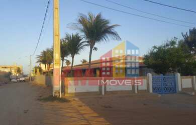 Imagem: A casa possui 5 Dormitórios, 4 Banheiros, 1.200m² de Área