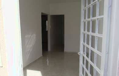 Imagem: A casa possui 2 Dormitórios, 1 Banheiro, 1 Vaga na garagem