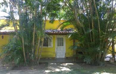 Imagem: A casa possui 2 Dormitórios, 1 Banheiro, 3 Vagas na garagem