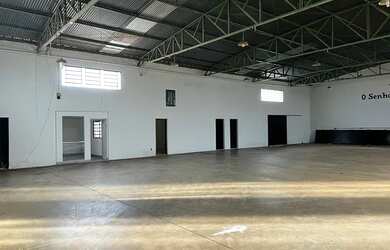 Imagem: O depósito possui 750m² de Área, Imóvel novo e está localizado