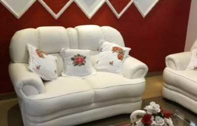 Imagem: A casa possui 4 Dormitórios, 2 Banheiros, 4 Vagas na garagem