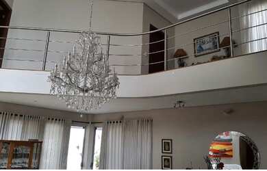 Imagem: A casa em condomínio possui 3 Dormitórios, 2 Banheiros, 3