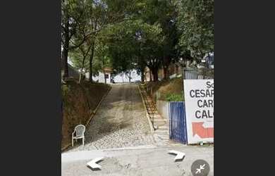 Imagem: O depósito possui 5 Vagas na garagem e 2227m² de Área e está