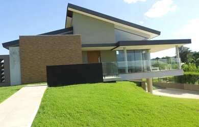 Imagem: A casa em condomínio possui 3 Dormitórios, 3 Banheiros, 4