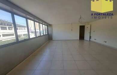 Imagem: O depósito possui 1 Vaga na garagem, 45m² de Área e está