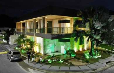 Imagem: A casa em condomínio possui 4 Dormitórios, 5 Banheiros, 2