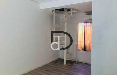 Imagem: O depósito possui 21m² de Área e está localizado em Centro