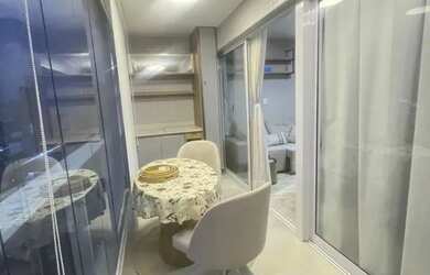 Imagem: O apartamento possui 1 Dormitório, 1 Banheiro, 1 Vaga na garagem