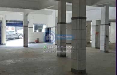 Imagem: O depósito possui 5 Vagas na garagem, 320m² de Área e está