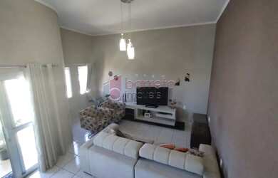 Imagem: A casa em condomínio possui 3 Dormitórios, 3 Banheiros, 4