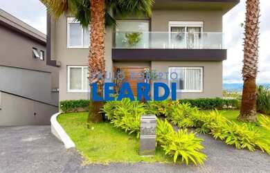 Imagem: A casa em condomínio possui 3 Dormitórios, 5 Banheiros, 4