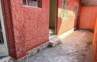 Imagem: A casa possui 1 Dormitório, 1 Banheiro, 70m² de Área, Imóvel