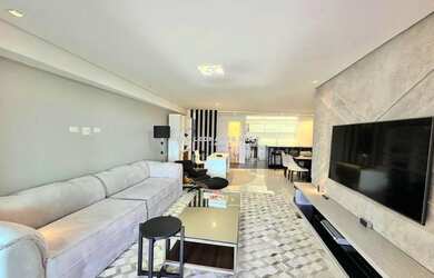 Imagem: O apartamento possui 2 Dormitórios, 4 Banheiros, 2 Vagas na