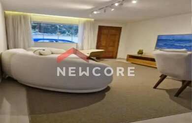 Imagem: A casa possui 3 Dormitórios, 3 Banheiros, 2 Vagas na garagem