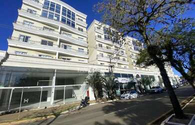 Imagem: O apartamento possui 3 Dormitórios, 1 Banheiro, 2 Vagas na