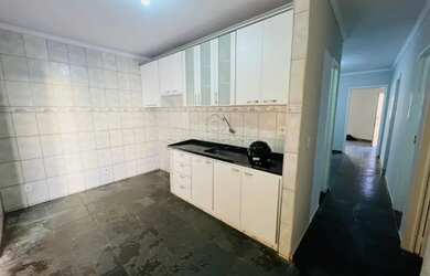 Imagem 15: Casa para locação e venda com 3 Quartos e Churrasqueira - Conjunto Habitacional São Deocle