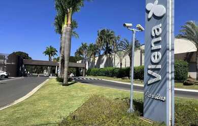 Imagem: A casa em condomínio possui 4 Dormitórios, 4 Banheiros, 4