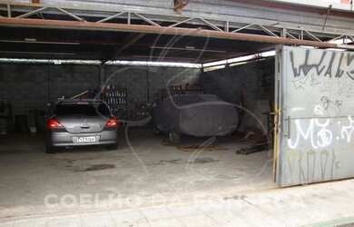 Imagem: O depósito possui 5 Vagas na garagem, 240m² de Área e está