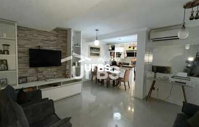 Imagem: A casa em condomínio possui 3 Dormitórios, 3 Banheiros, 2