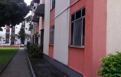 Imagem: O apartamento possui 2 Dormitórios, 1 Banheiro, 2 Vagas na