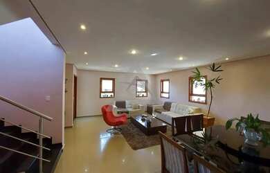 Imagem: O depósito para alugar possui 5 Vagas na garagem e 236m² de