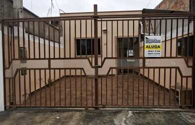 Imagem: A casa possui 1 Dormitório, 2 Banheiros, 2 Vagas na garagem