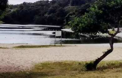 Imagem: A casa possui 2 Dormitórios, 2 Banheiros e 100m² de Área