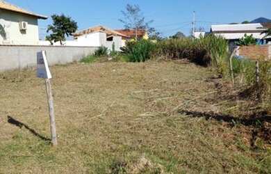 Imagem: O terreno possui 360m² de Área e está localizado em Jaconé