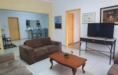 Imagem 6: Sobrado para venda tem 235 metros quadrados com 3 quartos em Planalto...