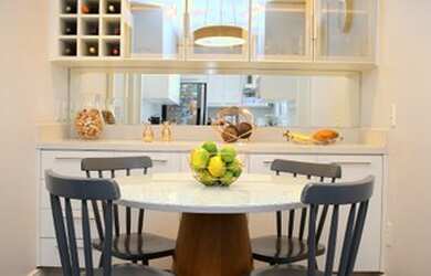 Imagem: O apartamento possui 3 Dormitórios, 5 Banheiros, 2 Vagas na