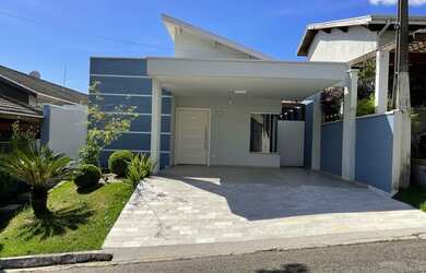 Imagem: A casa em condomínio possui 3 Dormitórios, 3 Banheiros, 4