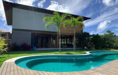 Imagem: A casa em condomínio possui 4 Dormitórios, 5 Banheiros, 2