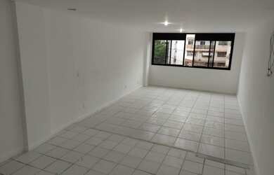 Imagem: O depósito possui 1 Vaga na garagem, 35m² de Área e está