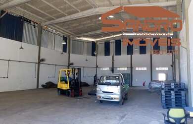 Imagem: O depósito possui 180m² de Área e está localizado em Caji