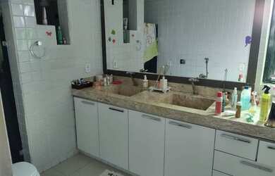 Imagem 5: Casa Itapuã E. 2.235m² de Área, 3 Vagas na garageme4 Dormitórios