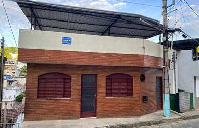 Imagem: A casa possui 3 Dormitórios, 2 Banheiros e 80m² de Área e