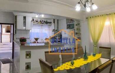 Imagem: A casa possui 4 Dormitórios, 5 Banheiros, 5 Vagas na garagem