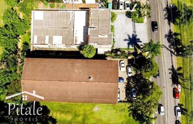 Imagem: O depósito possui 5 Vagas na garagem e 700m² de Área e está