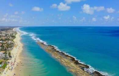 Imagem: A casa possui 3 Dormitórios, 2 Vagas na garagem e está localizado